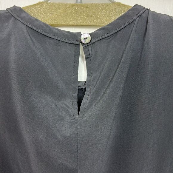 St. John Black Silk Blend Shirred Crew Neck Sleeveless Top Blouse Size 6 - Picture 3 of 8